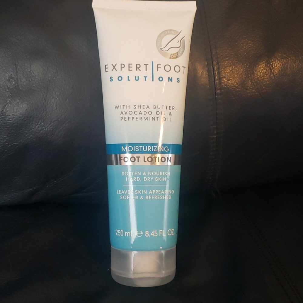 Creightons Expert Foot Solutions Moisturizing Loti